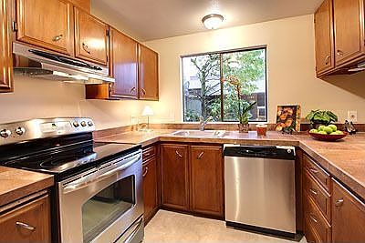 Kitchen w/ Updates