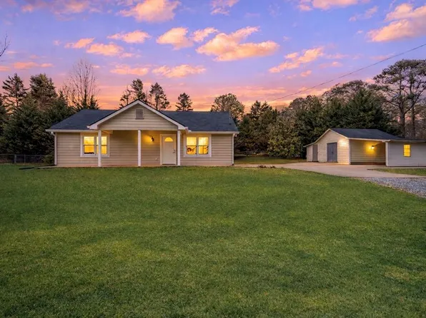 271 Heard Dr, Dawsonville, GA 30534