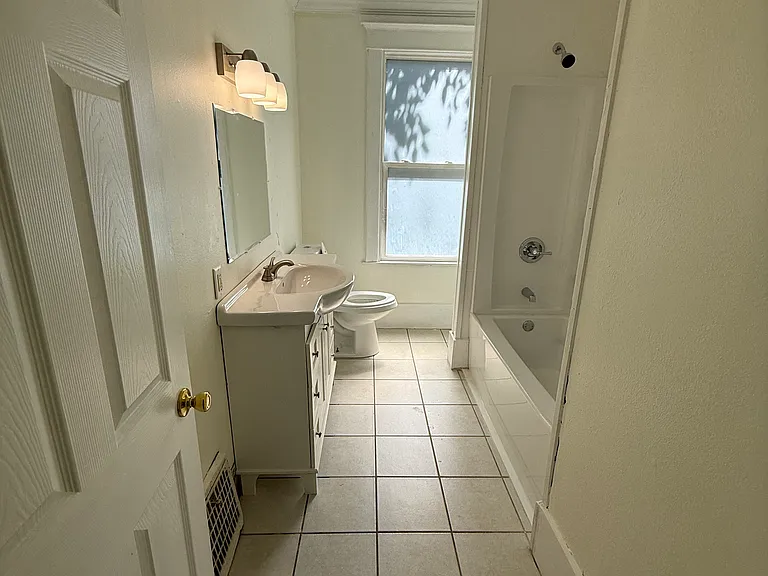 307 E Arcadia Ave — Photo 9