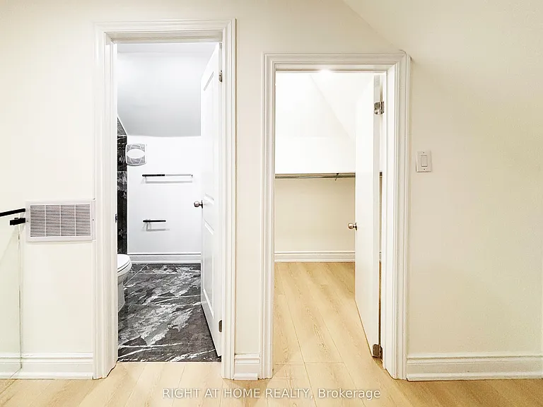 11 Holton Ave N #UPPER — Photo 38