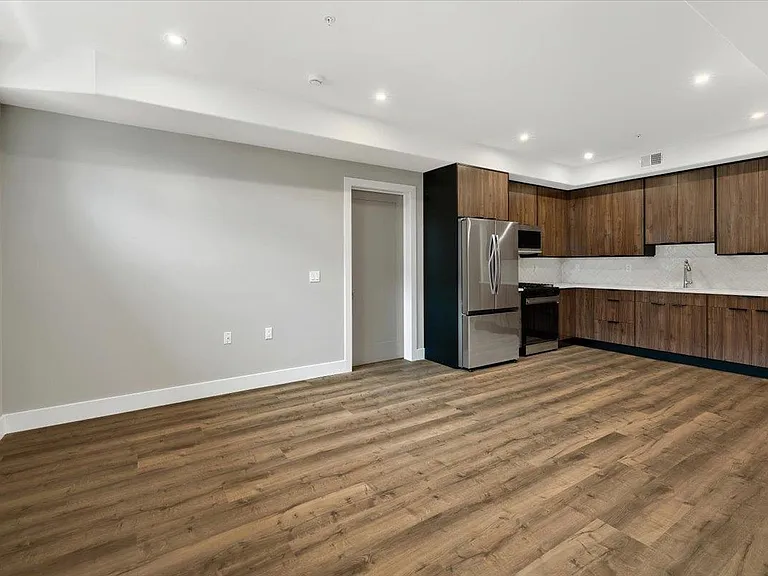 4237 Bergen Tpke #4B — Photo 4
