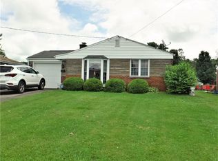 111 Sylvan Dr, Lower Burrell, PA 15068