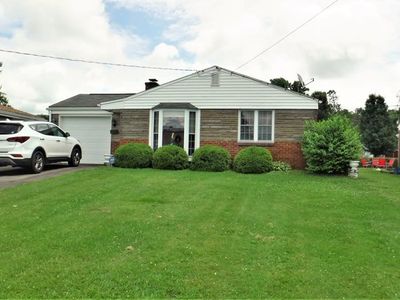 111 Sylvan Dr, Lower Burrell, PA, 15068