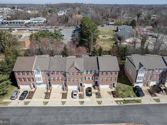 4th image of 70 Two Rivers Dr