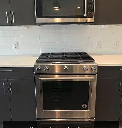 4th image of 137 S Pennsylvania St #302