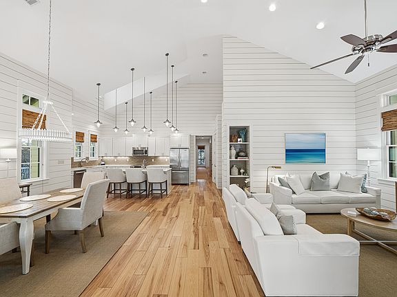 3rd image of 131 Hammock Ln