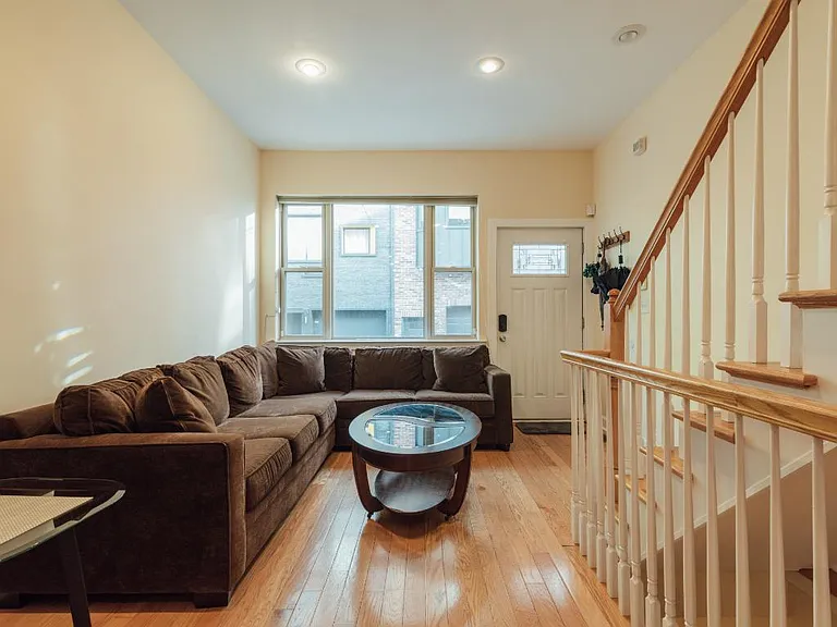 742 S Chadwick St — Photo 10
