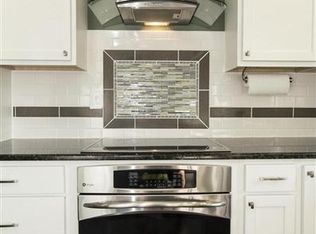 15 Robin Ridge Ct, Baltimore, MD 21234