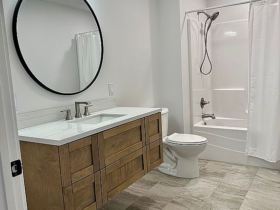 Bathroom (floating vanity!)