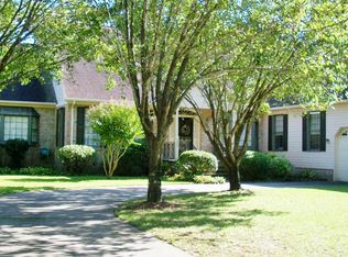 102 Holly Ln, Beaufort, NC 28516