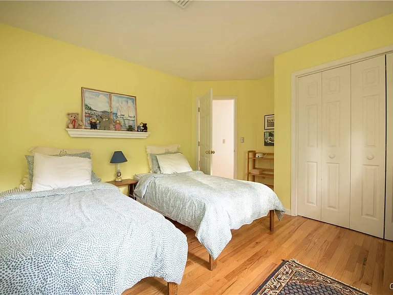 1258 Greenfield Ln — Photo 19