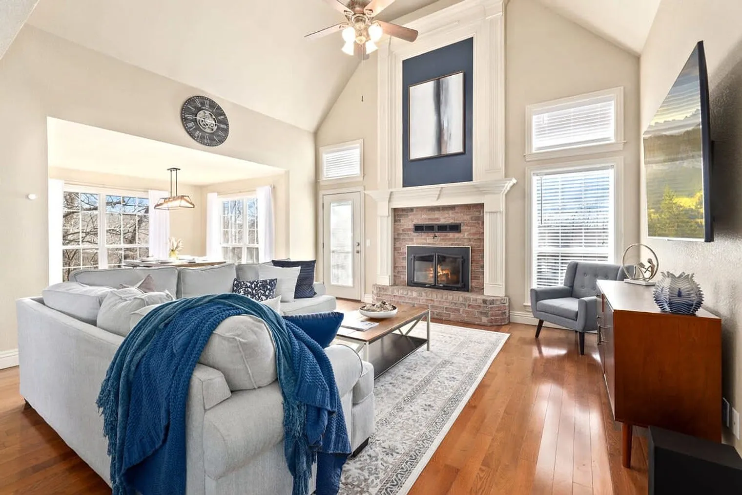 4 bed, 3.0 bath, 2195 sqft, $5,962 — Photo 1