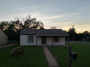 301 S 16th St, Frederick, OK 73542