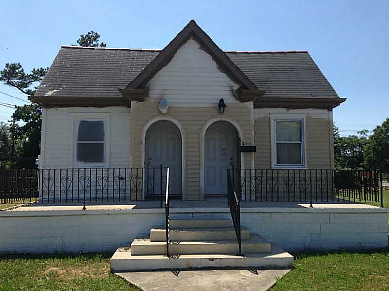 1st image of 5106 Demontluzin St