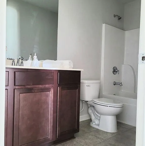 76 Greenfield Dr — Photo 17