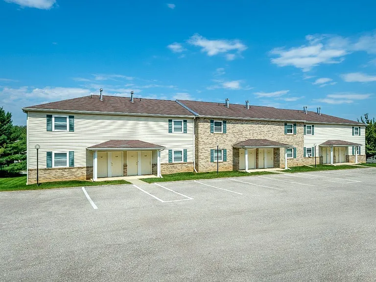 Apartments at Waterford — Photo 331