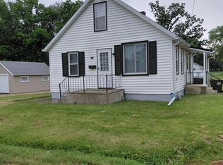 723 N Hunt Ave, Freeport, IL 61032
