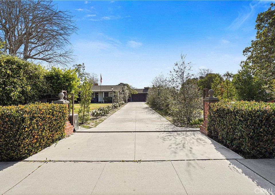 12020 Rives Ave, Downey, CA 90242 | MLS #DW23032341 | Zillow