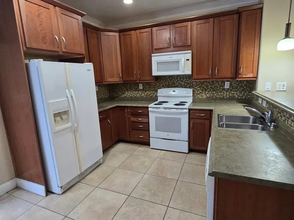 200 S 11th St, Leesburg, FL