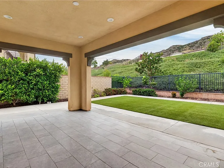 755 E Orange Blossom Way — Photo 65