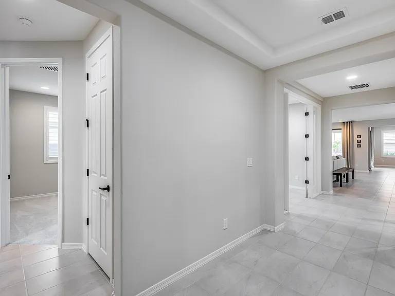 7308 W Tombstone Trl — Photo 6