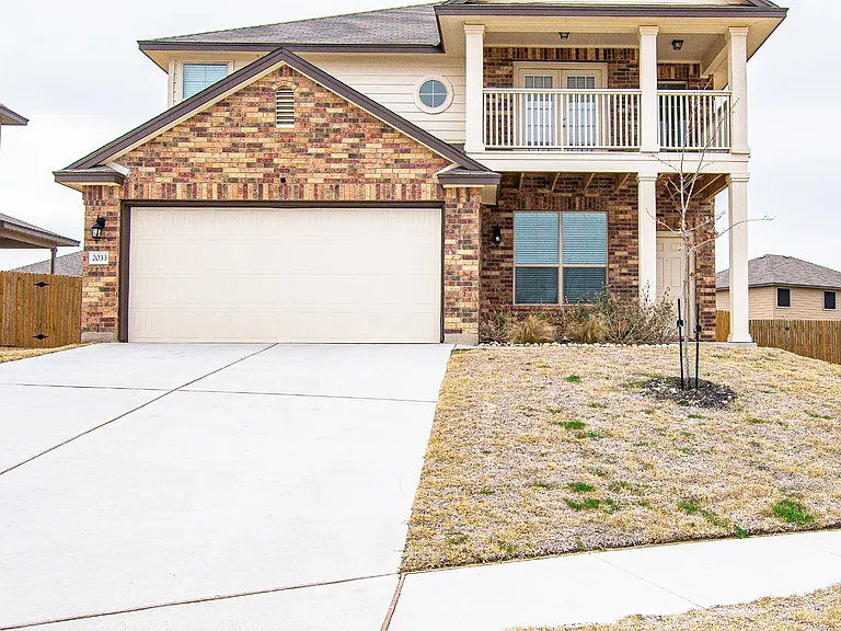 2033 Mallard Ct — Photo 1
