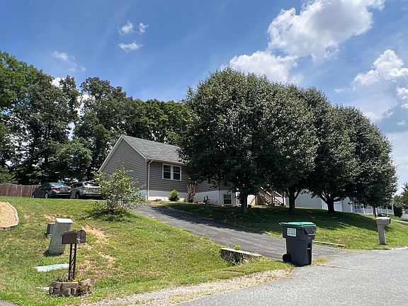 3rd image of 11815 Nicholas Dr