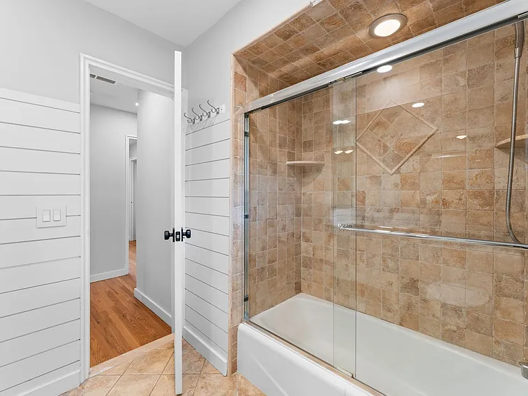 8 Brook Way — Photo 20