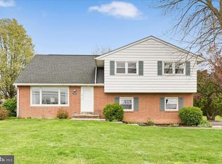 1109 Nissley Rd, Lancaster, PA 17601