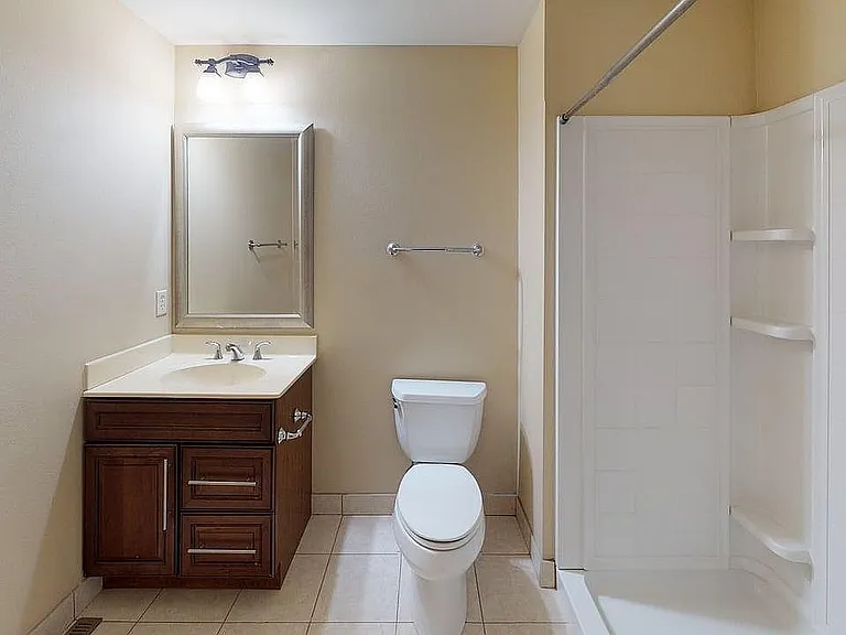 1 Bed + Loft, Unit 320-Bathroom