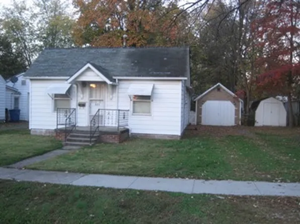 805 N Epworth St, Fairfield, IL 62837