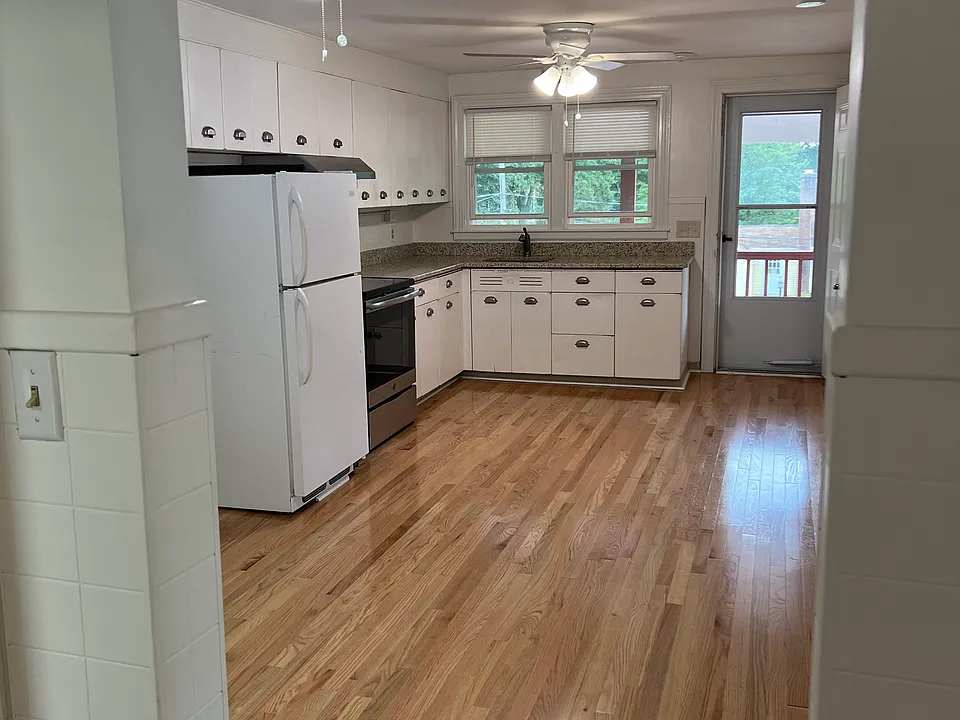 11 Bowles Ave #7