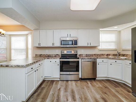 3rd image of 1542 Scenic Valley Pl