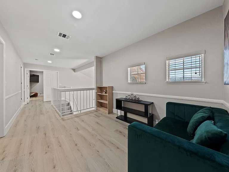 9741 Great Bend Dr — Photo 10
