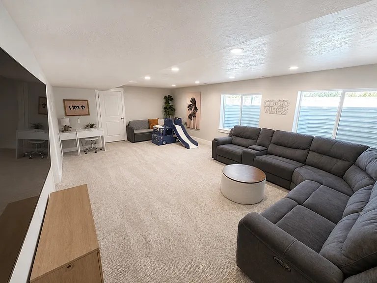 954 W Rutledge Rd — Photo 21