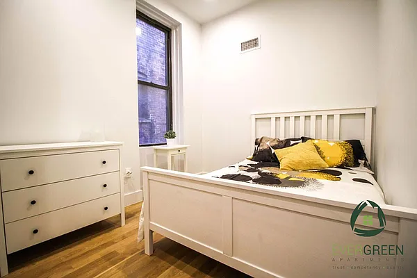 Rented by Evergreen Apartments BK | media 38