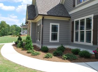32 Westwind Dr, Newnan, GA 30263