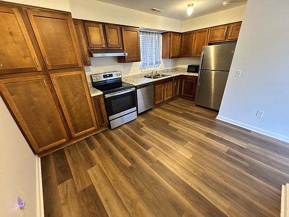 4th image of 251 Rast St APT I-6