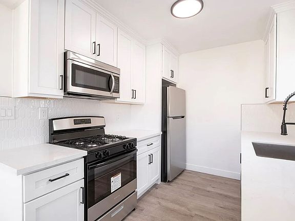 2nd image of 1042 N Orange Grove Ave #8
