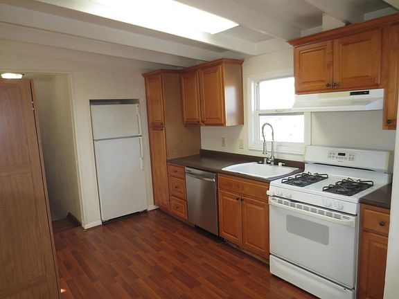 3rd image of 4211 E 4th St APT 9