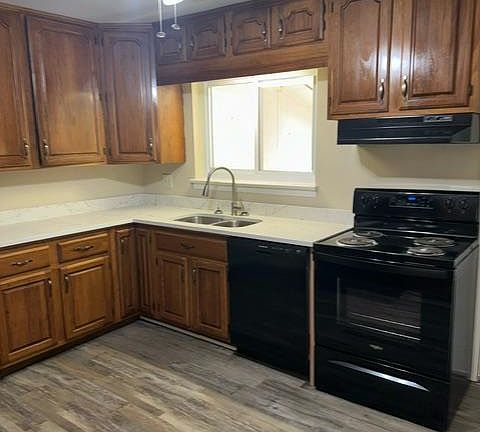 5th image of 4300 Fitehaven Dr #B