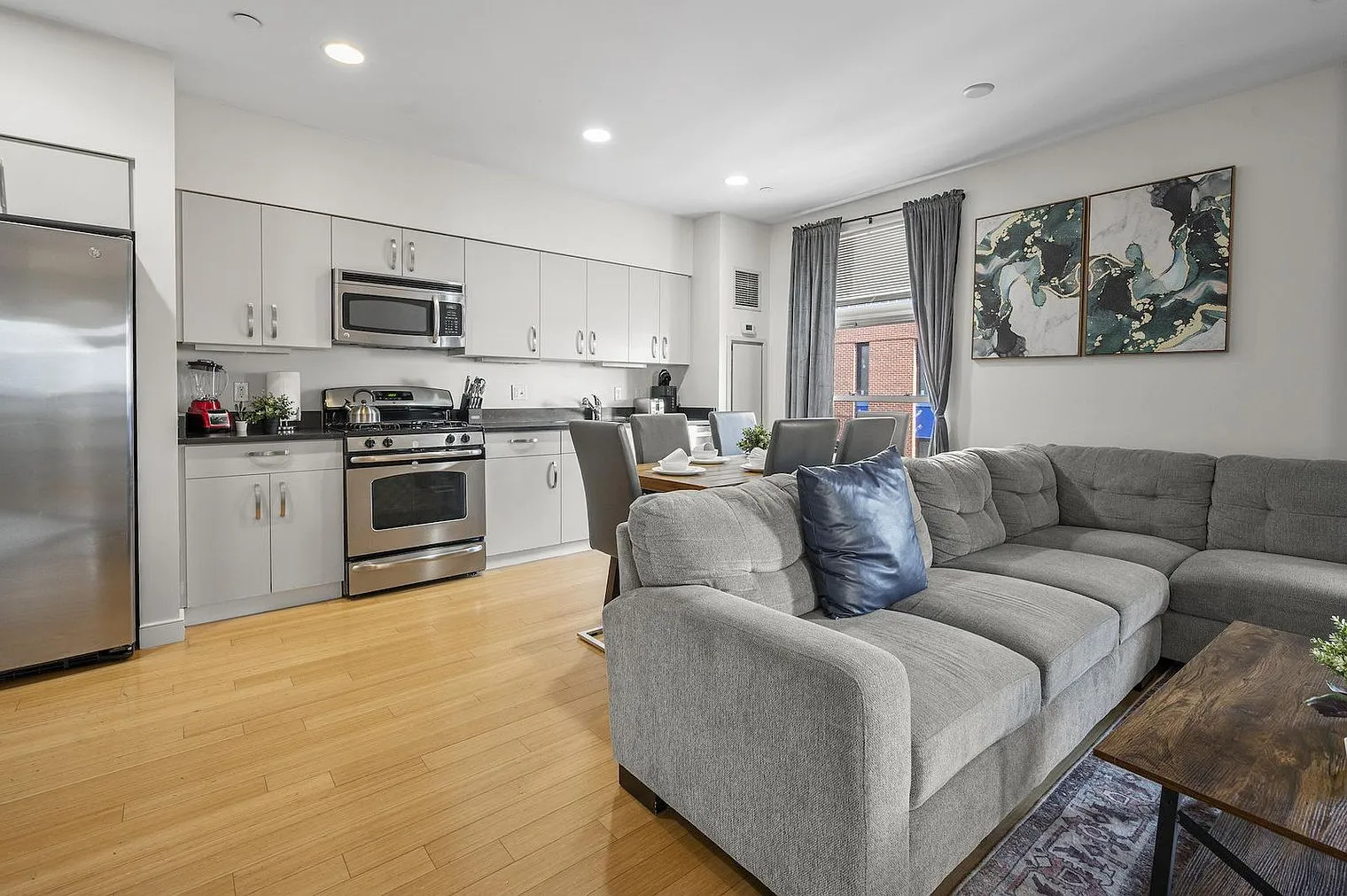 2 bed, 2.0 bath, 1151 sqft, $3,395 — Photo 4