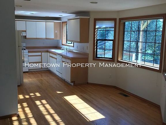 3rd image of 1805 Lenox Ct NW