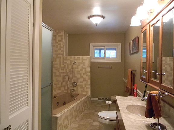 3rd image of 58331 Windsor Ave