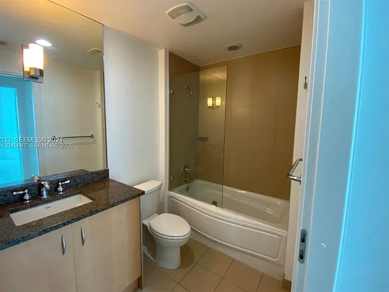300 S Biscayne Blvd #T-2302 — Photo 8