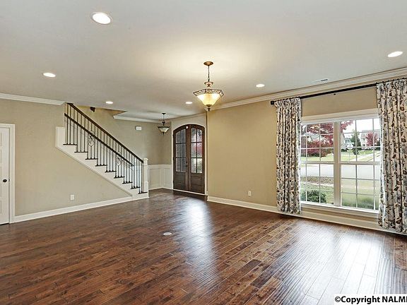 3rd image of 6318 Midtowne Ln