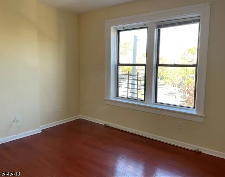 276-282 Morris Ave #2