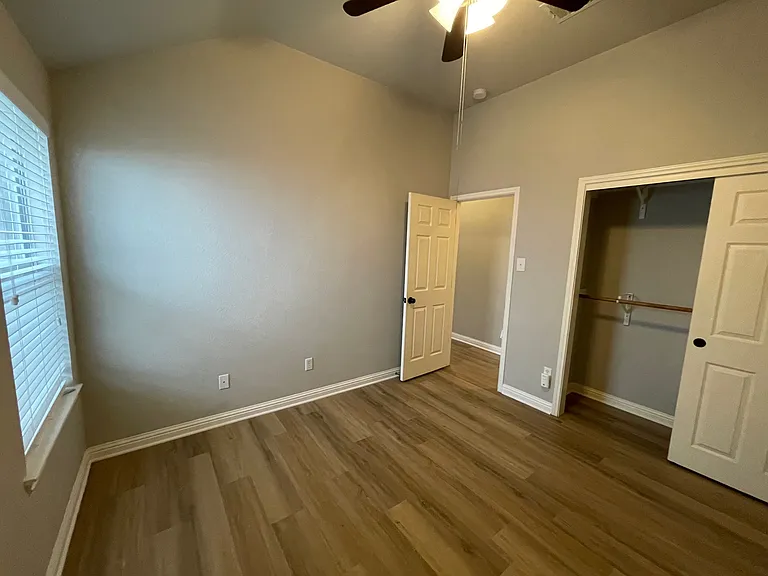 10025 Mount Rainier Dr — Photo 33
