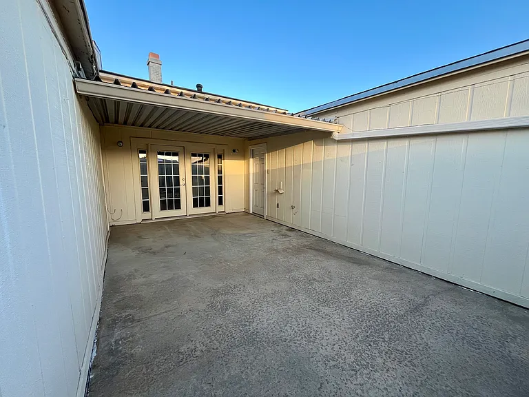 438 Georgetown St — Photo 31