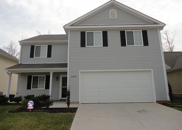 1st image of 5725 Hidden Lake Dr